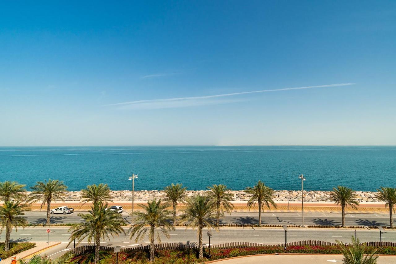 Globalstay At Palm Jumeirah Beachfront Paradise With Pool And Gym Dubái Exterior foto