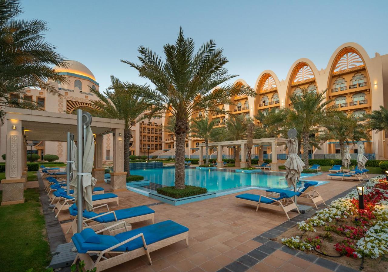 Globalstay At Palm Jumeirah Beachfront Paradise With Pool And Gym Dubái Exterior foto