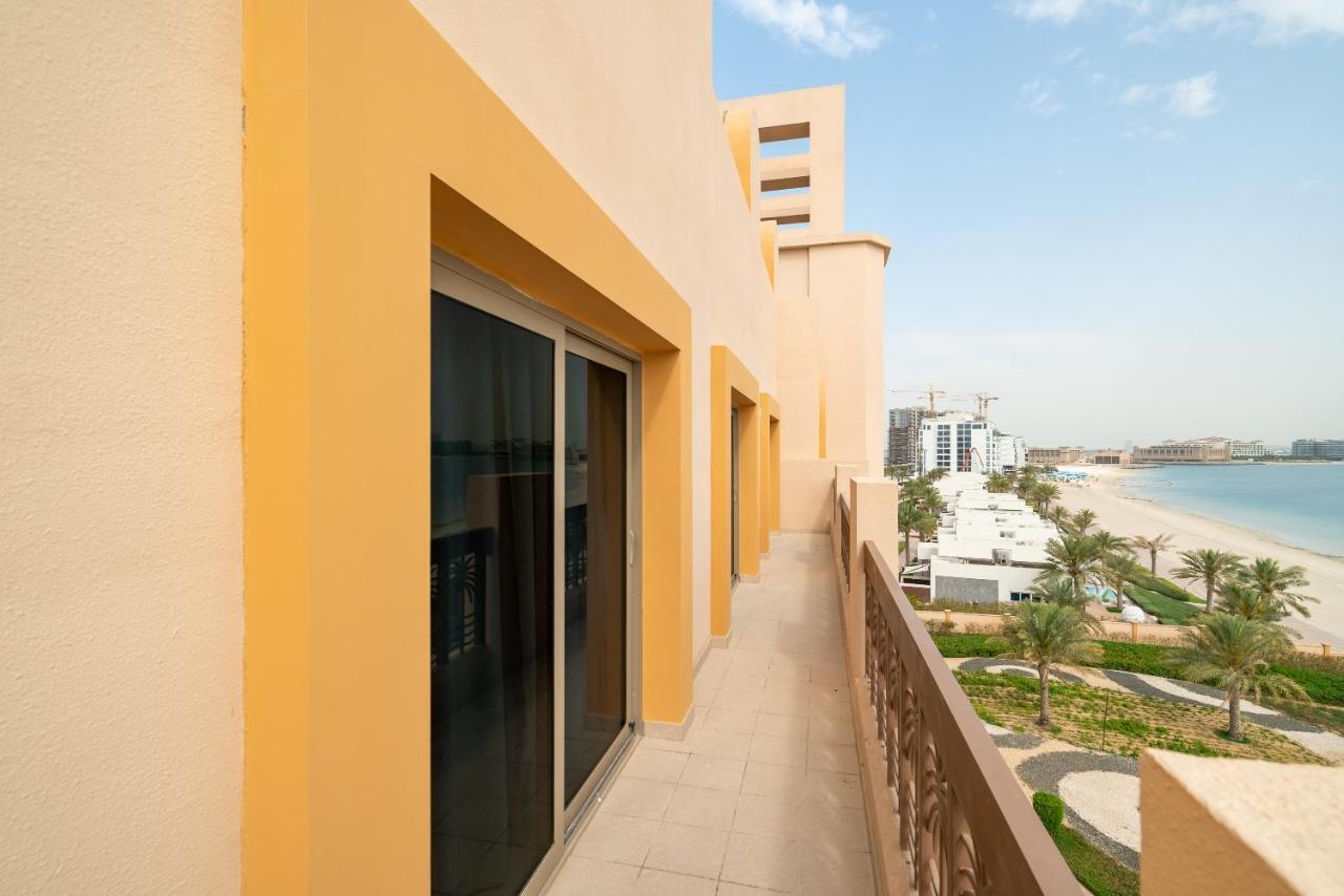 Globalstay At Palm Jumeirah Beachfront Paradise With Pool And Gym Dubái Exterior foto